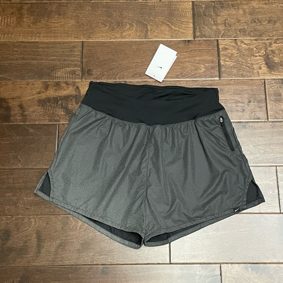 Women's Nike Run Division Mid-Rise 3” 2-in-1 Reflective Shorts, NWT - Picture 9 of 11